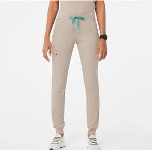 SOLD Figs Zamora Boulder Small/ Reg